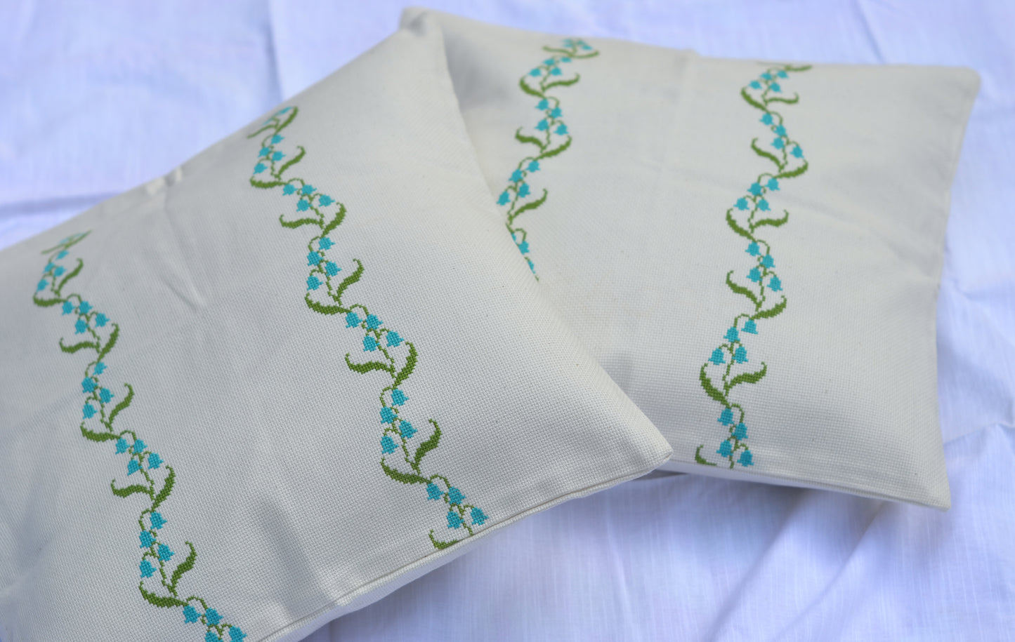 Cushion cover with Cross Stitch - Blue Flowers - Pair of 2
