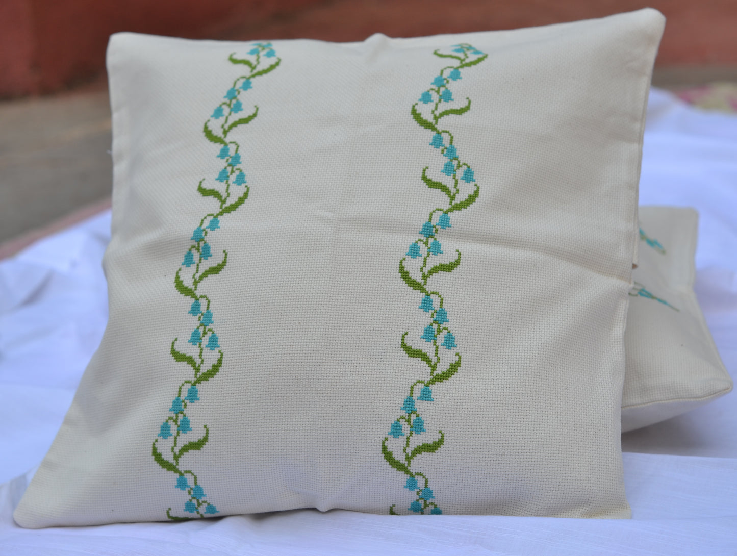 Cushion cover with Cross Stitch - Blue Flowers - Pair of 2